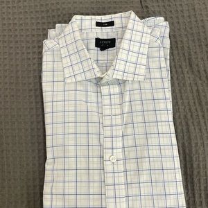 Men’s Jcrew dress shirt. No stains, great condition. Slim fit, 15.5, 33.